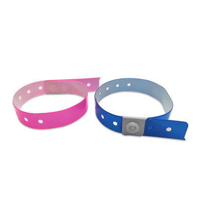 Fertigen Sie Umbau-Armband RFID-PVC-Manschetten-RFID mit vielen Farben besonders an